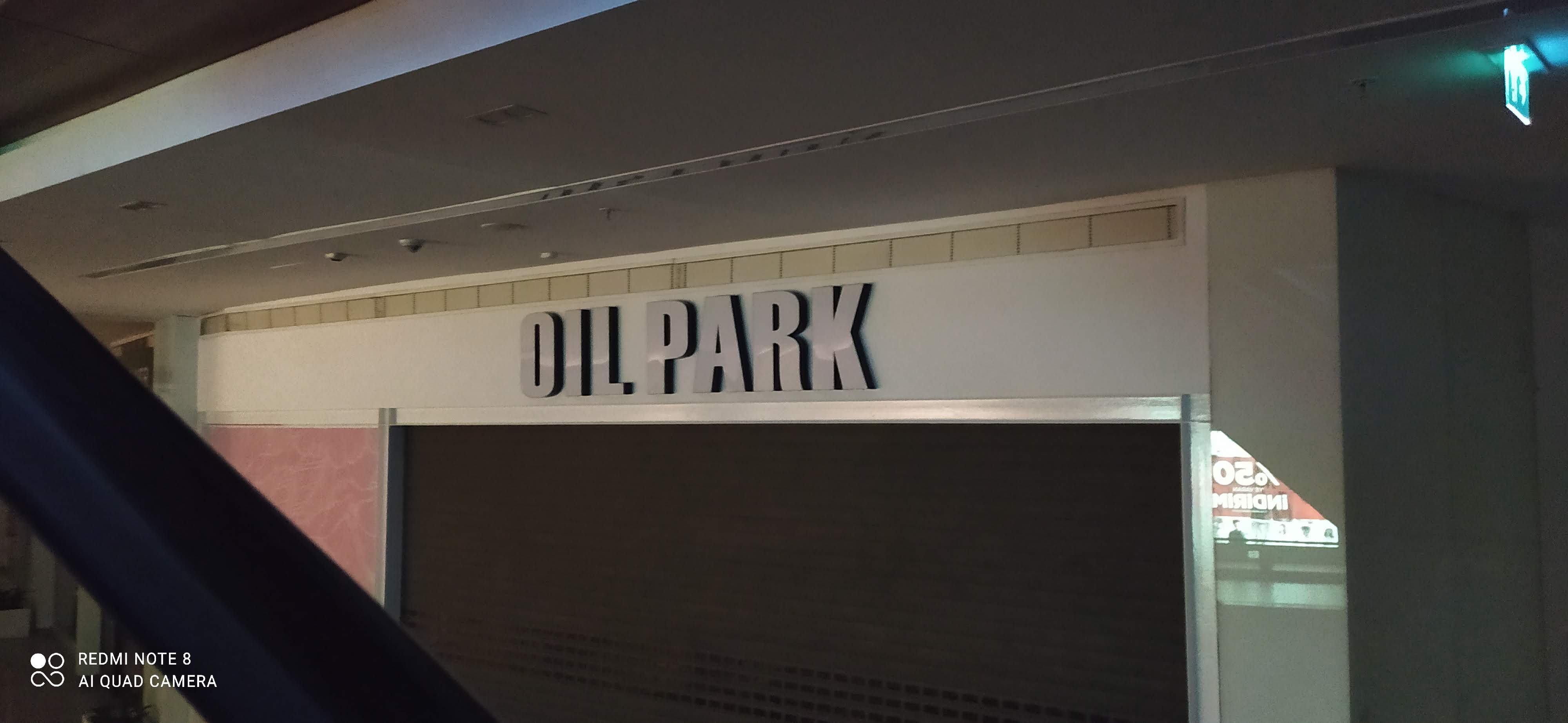 Oil Park AVM mağazası metal kabartma harf tabelası