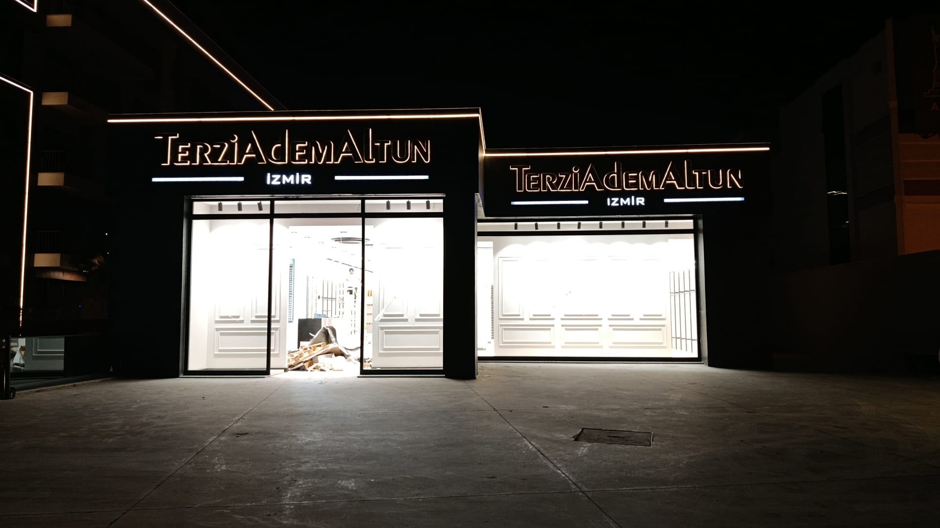 Terzi Adem Altun için İzmir Bornova'da üretilen ışıklı kutu harf tabela